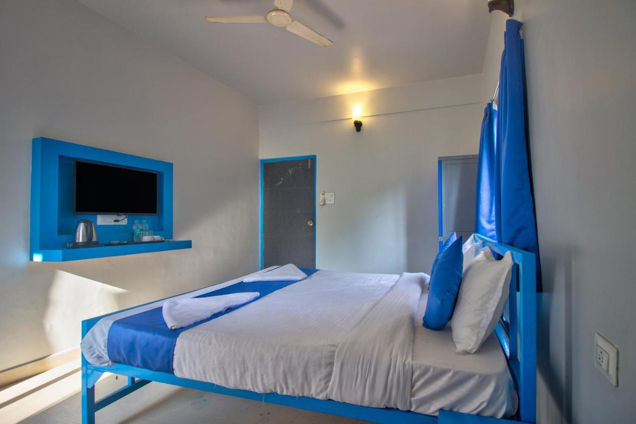 Mandrem Retreat Beach Resort กัวเก่า ภายนอก รูปภาพ